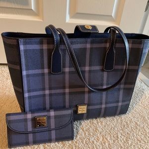 Dooney & Bourke purse and wallet